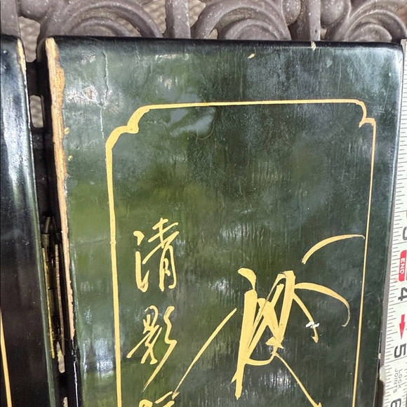 Vintage Japanese Black lacquer w mother of pearl Folding Screen Geishas 18”x14” - Picture 4 of 11